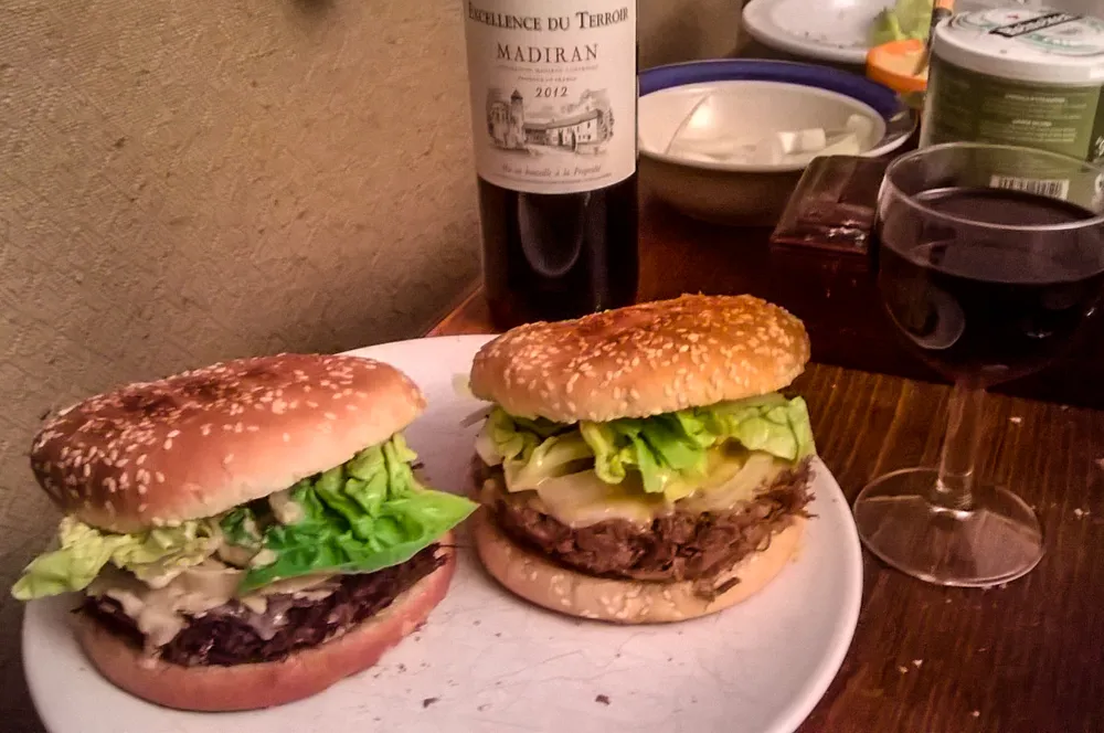 Burger au confit de canard-Jardins de la cote rotie Ampuis-2